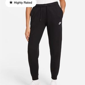 Black nike women’s joggers size small